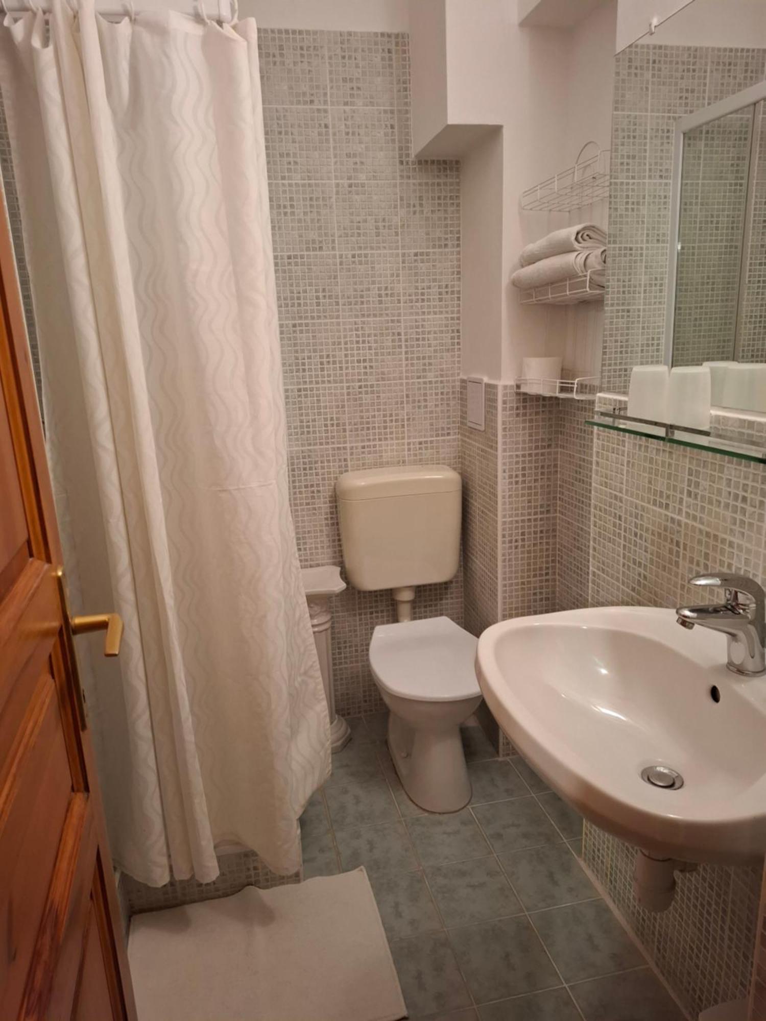 Agyagos Vendeghaz Apartment เอ็กเกอร์ ภายนอก รูปภาพ